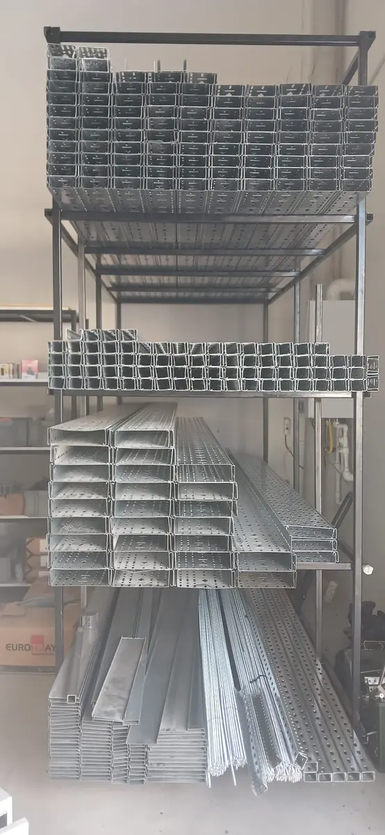 Galvanizli kablo tavası ve kanal stoğu